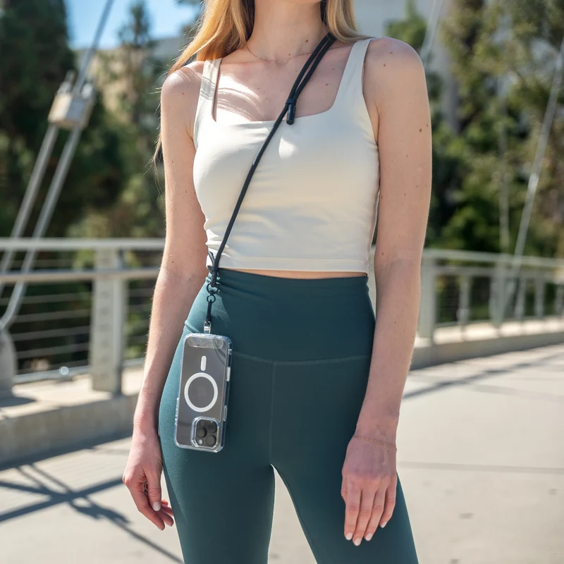 Correa para iPhone OntheGo™ Crossbody con cable USB-C de Satechi - Negro