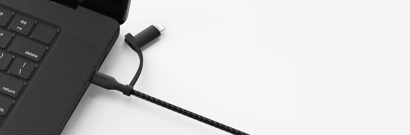 Cable 2 en 1 BOOST↑CHARGE con conectores USB-C y Lightning (1,5 m) de Belkin - Negro
