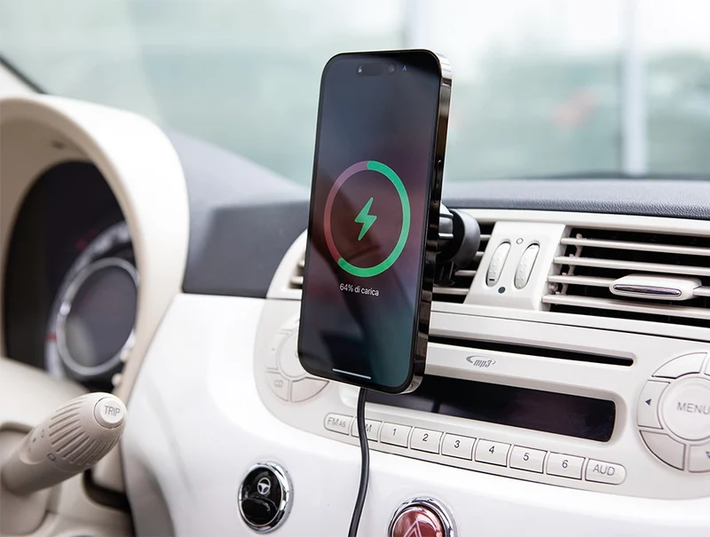 Cargador para coche con Magsafe de INTECAT
