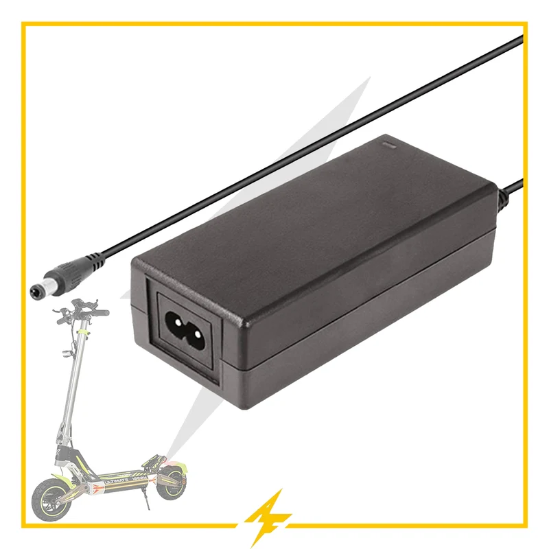 Cargador para patinete eléctrico Ecoxtrem M41 Tank 48V - ¡Carga segura, eficiente y rápida!