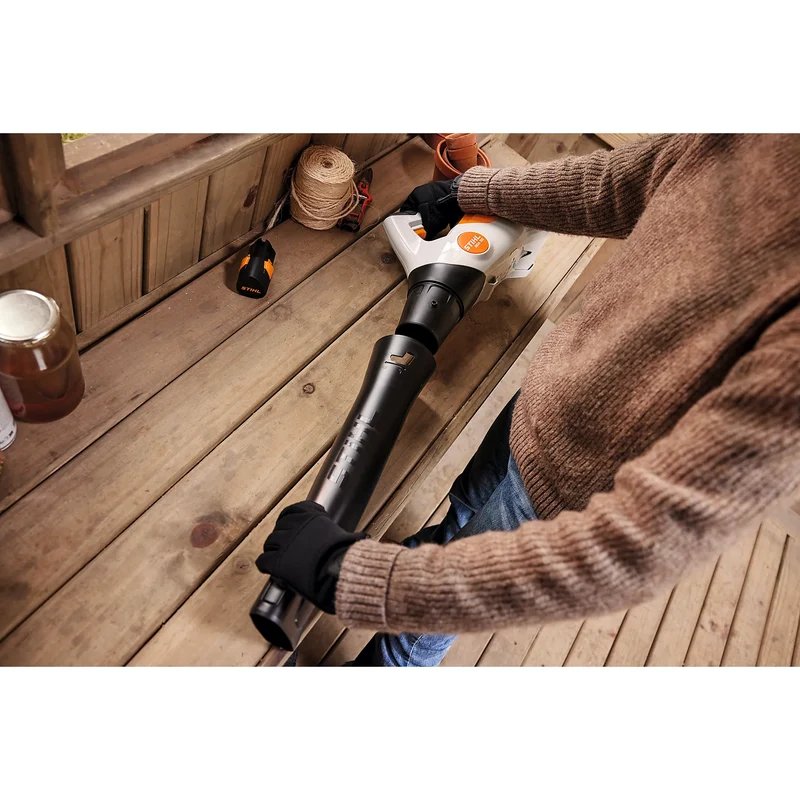 Soplador STIHL BGA 30 + 2 baterías AS 2 y cargador