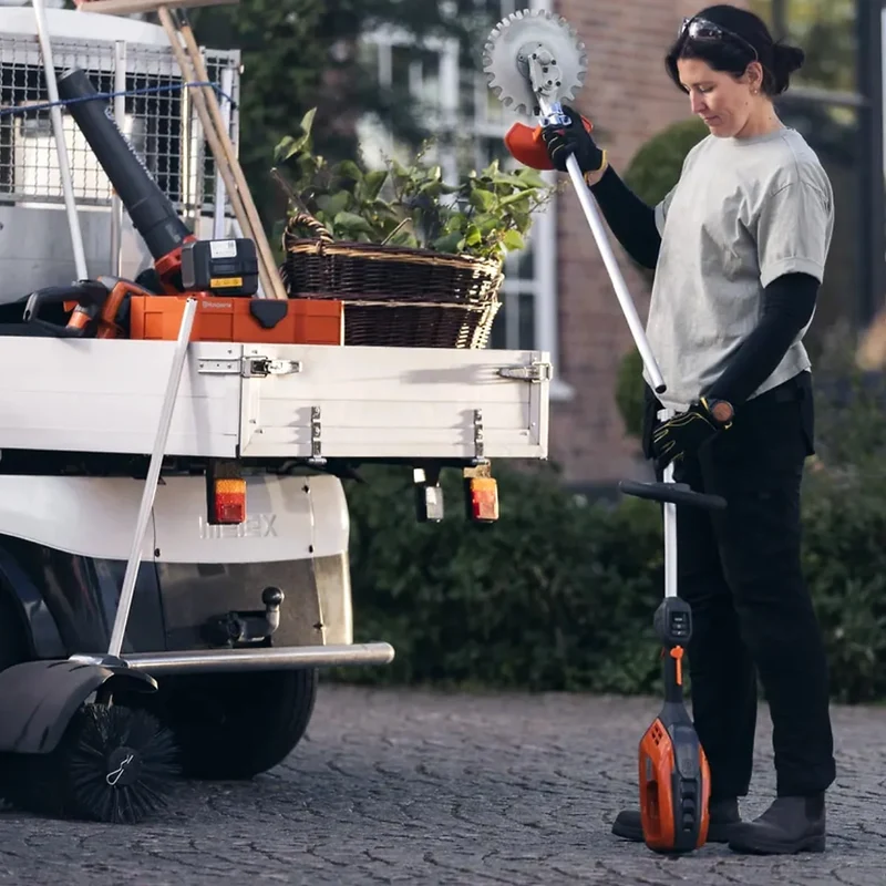 Desbrozadora Husqvarna 525iLK (Solo motor) - Sin batería ni cargador