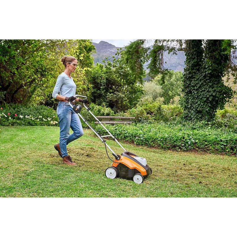 Escarificador STIHL RLA 240 + Batería AK 30 S y cargador
