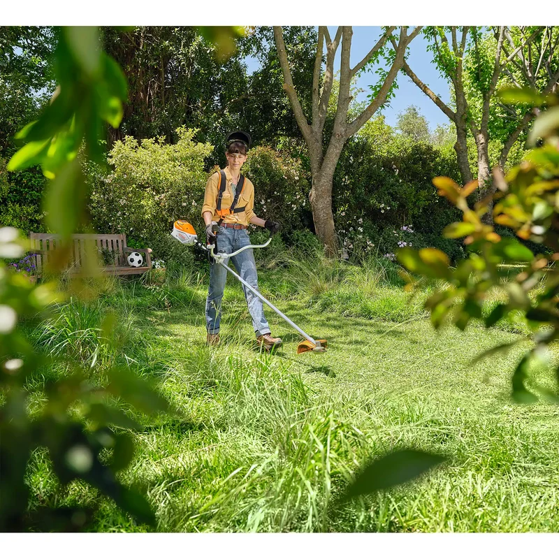 Desbrozadora STIHL FSA 80 + Batería AK 30 S y cargador