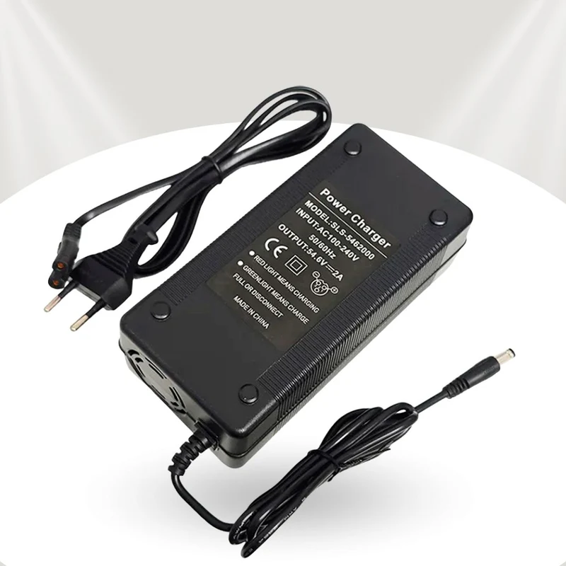 Cargador 48V (54,6V) 2A DC 5,5×2,5mm [Estándar] – ¡Energía confiable para tu patinete eléctrico con AF SCOOTERS!