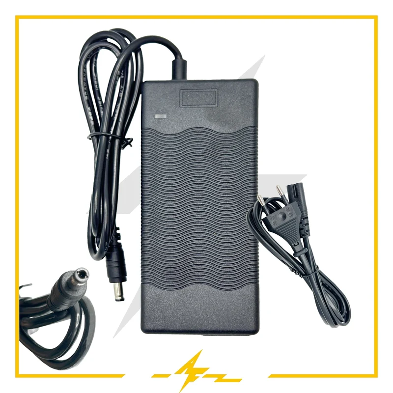 Cargador 29,4V 2A con conector DC5525 para patinete eléctrico – repuesto original AF SCOOTERS