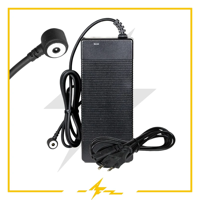 Cargador 42V 2A compatible con Xiaomi 4 PRO para patinete eléctrico-disponible en AF SCOOTERS