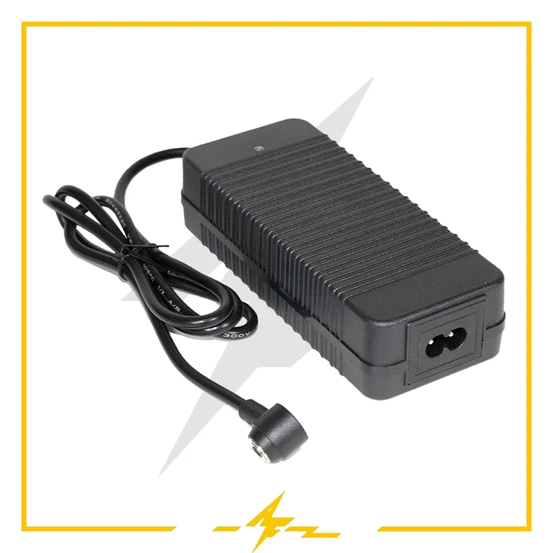 Cargador 42V 2A compatible con Xiaomi 4 PRO para patinete eléctrico-disponible en AF SCOOTERS