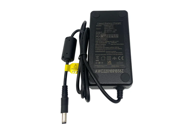Hochwertiges E-Bike Ladegerät 24V 1,5A für Akkus von Phylion (DC 5,5 × 2,5mm)