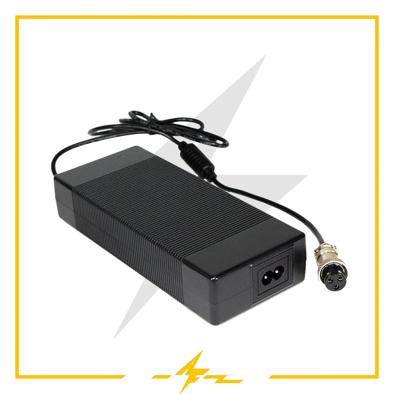 Cargador calidad premium 67.2V 2A con conector GX16 – potencia segura para tu patinete eléctrico
