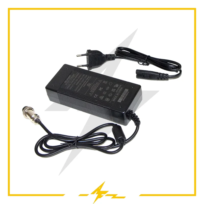 Cargador calidad premium 67.2V 2A con conector GX16 – potencia segura para tu patinete eléctrico