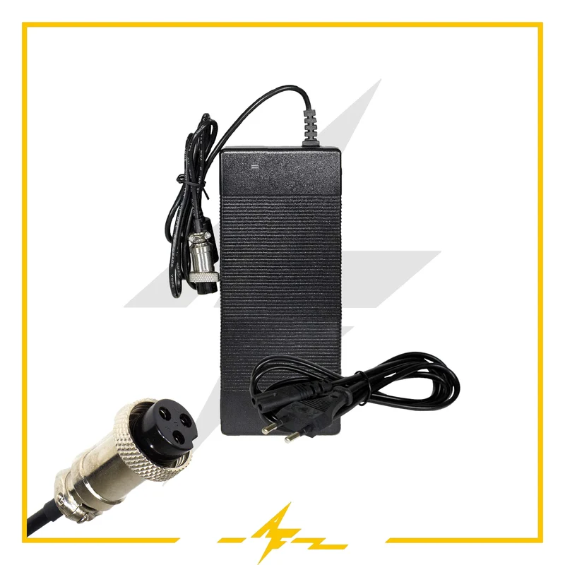 Cargador premium 54,6V 2A con conector GX16 – potencia segura para tu patinete eléctrico