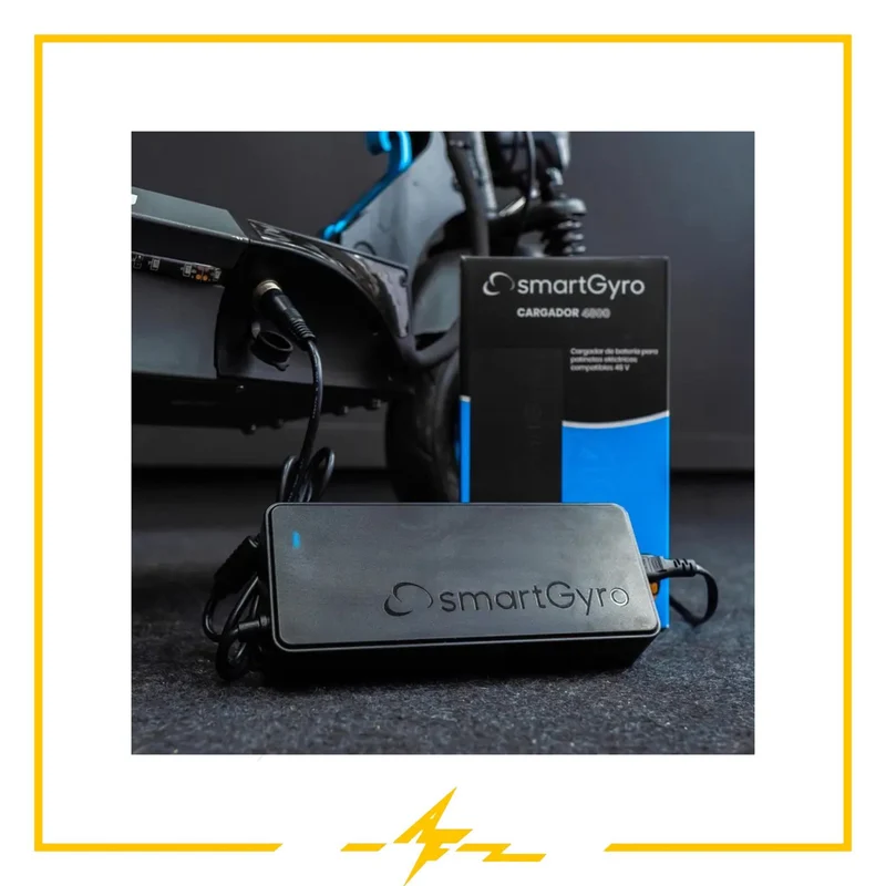 Cargador 48V (salida 54,6V) GX16 3Pin: ¡El recambio original que tu patinete eléctrico SmartGyro merece!