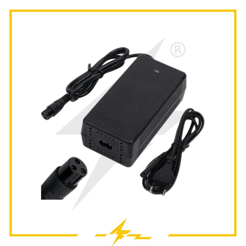 Cargador 48V (Salida 54,6V) 2A 3Pin GX16: ¡Energía Imparable para Tu Patinete Eléctrico!