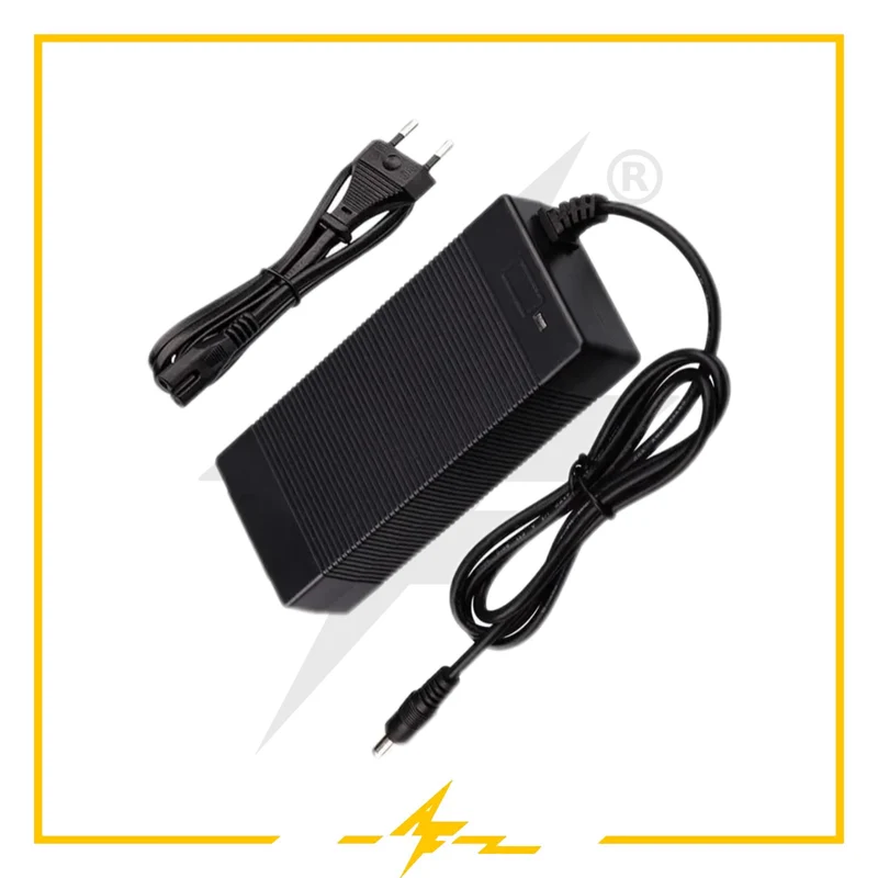 Cargador 36V (Salida 42V) 1.5A DC5525 fino: Carga inteligente y segura de tu patinete eléctrico
