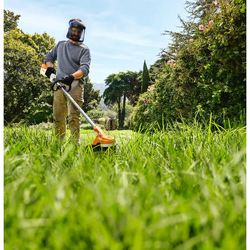 Desbrozadora STIHL FSA 70 R + Batería AK 20 y cargador