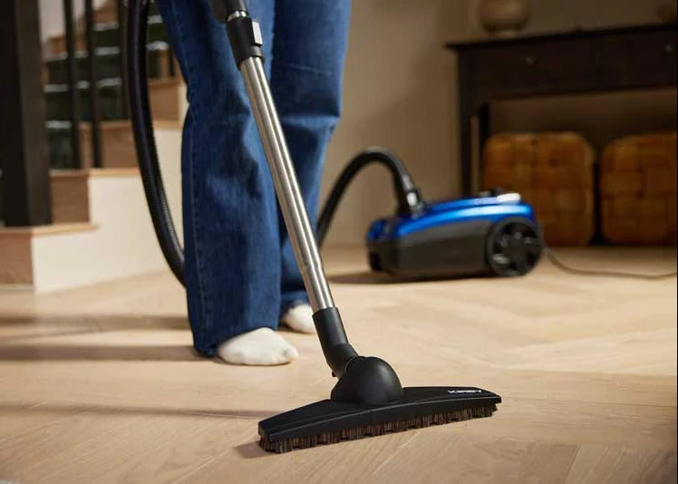 C550 Premium Canister Vacuum with Multi-Surface Power Nozzle