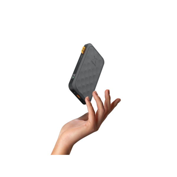 Batería externa Fuel Series 5 de Xtorm - 10.000 mAh - Negro