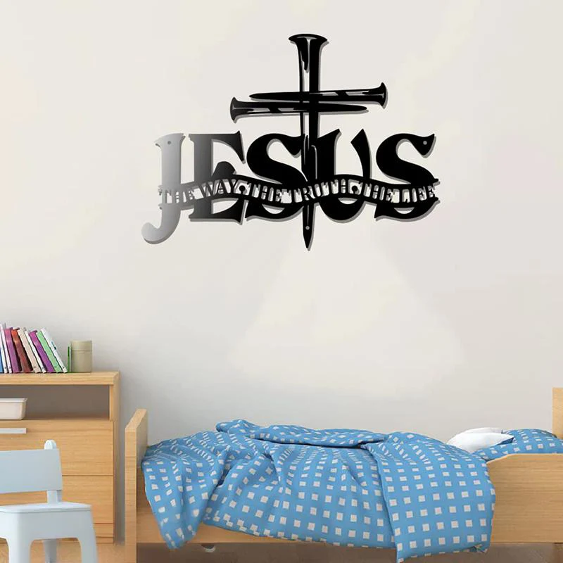 Stenska dekoracija križa Jezusa Resnice-SI