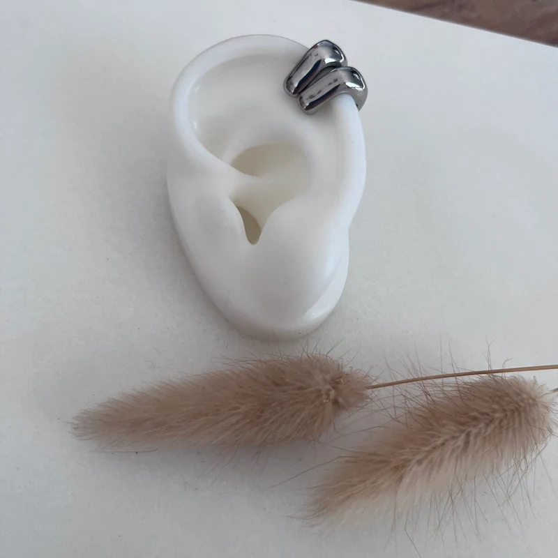 Clip de oreja minimalista [2 piezas]
